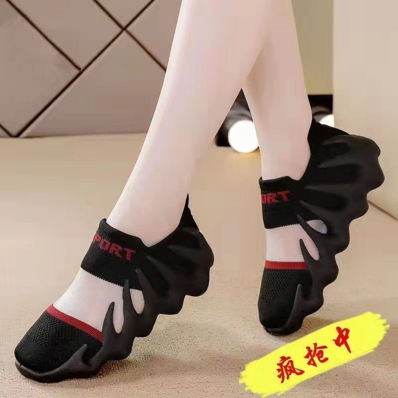 Ins Mesh Breathable Sock For Women 2024 Summer New Korean Style Flyknit Xiaolongbao Running Casual Shoes_voghion.com