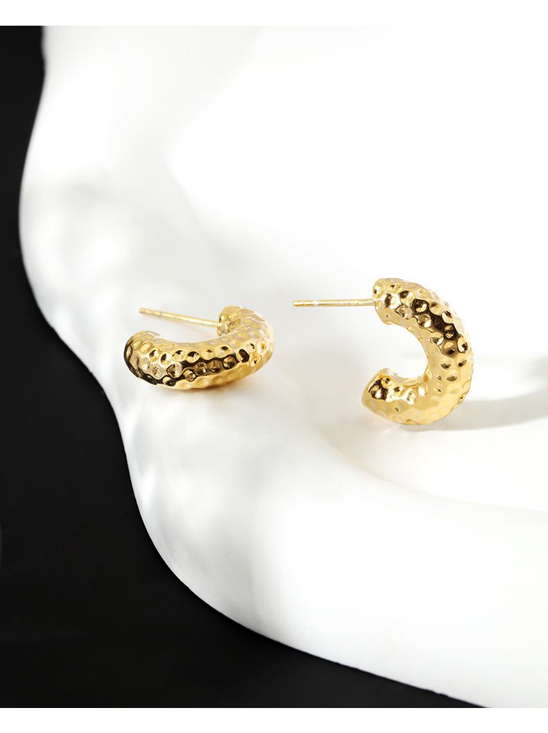 S925 Sterling hopea vasara kuvioidut korvakorut Light Luxury Niche naisten seksikäs kylmä tuulen korvakorut_voghion.com