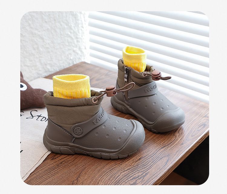 "Sportliche wasserdichte Schneestiefel für Kinder – Fleecegefütterte Winterschuhe für Jungen & Mädchen (Schwarz/Khaki/Creme)"_voghion.com