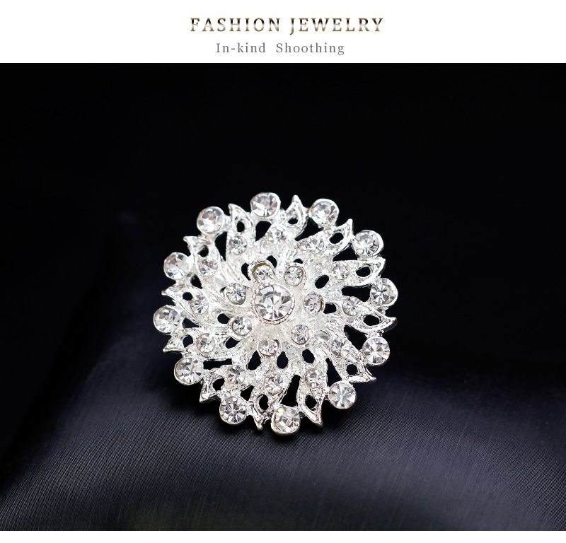 Kleine Diamant-Herz-Hohlkorsage für Frauen Kragenclip Kragenkette Kragennadel Brosche Großhandel Spot Versorgung_voghion.com