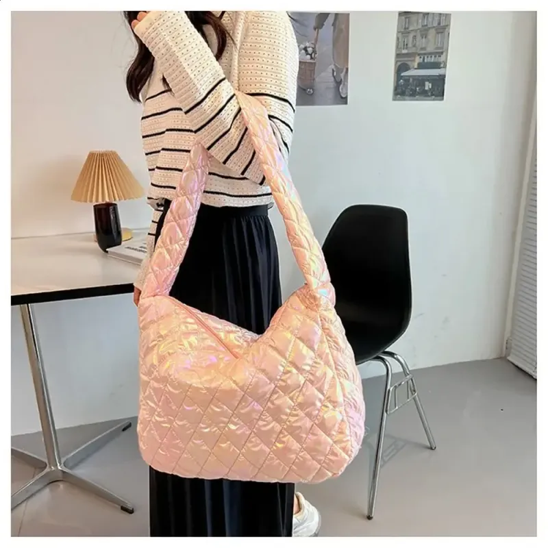 Fashion Laser Multi-color Diamond Pattern Shoulder Cotton Pad Handbag Messenger Bag 240827_voghion.com