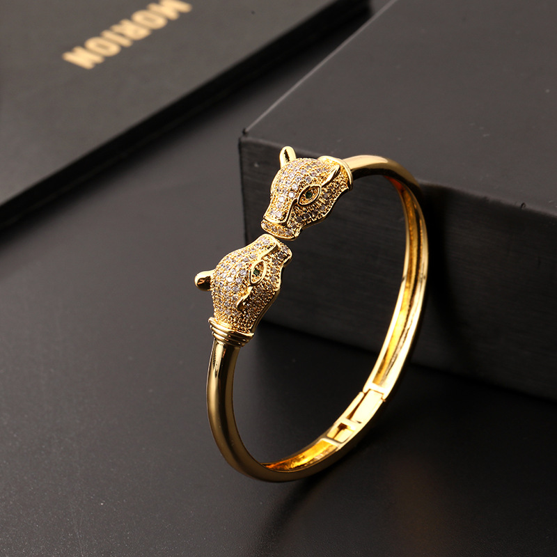 Designer-Stil, personalisiertes, mikro-eingelegtes Zirkon-Mode-Leoparden-offenes Armband. Damen-Armband aus galvanisiertem Kupfer mit Mikro-eingelegtem Zirkon im Designer-Stil_voghion.com