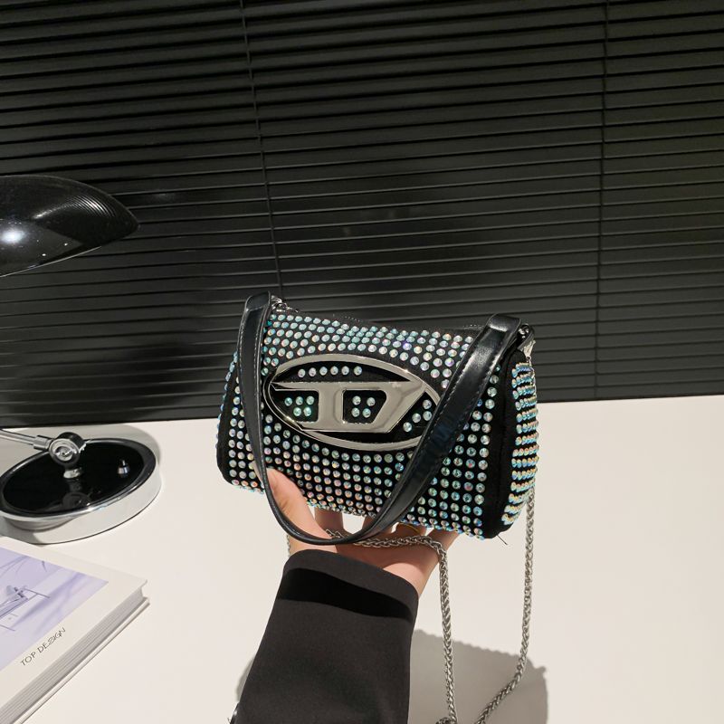 Bolso de hombro de lujo para mujer, con superficie brillante de metal, letras tachonadas, gran capacidad, cremallera, correa ajustable, multifunción, para uso diario, 17,5 x 7 x 10,5 cm._voghion.com