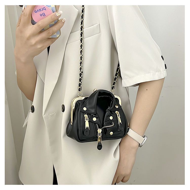 Piccola borsa personalizzata per le donne nel 2022, nuovo design di nicchia, borsa per abbigliamento unica, borsa a tracolla con catena ins alla moda_voghion.com