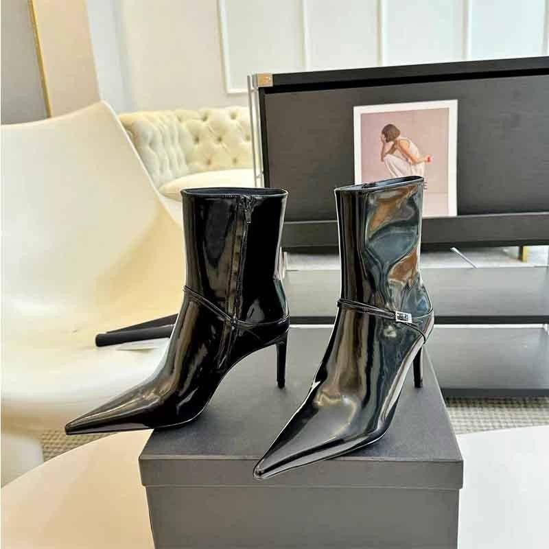 Yang Shulin's 2024 nieuwe puntige korte broek voor dames met metalen gesp, slanke hakken, ritsen aan de zijkant, hoge hakken voor dames_voghion.com
