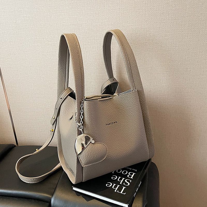 High-End für Frauen 2025 Neue trendige Modehandtasche Lässige strukturierte Schulter-Umhängetasche_voghion.com