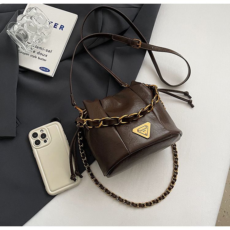 Soft leather pleated bucket bag, women's light luxury bags with a stylish and niche high-end texture, chain shoulder_voghion.com
