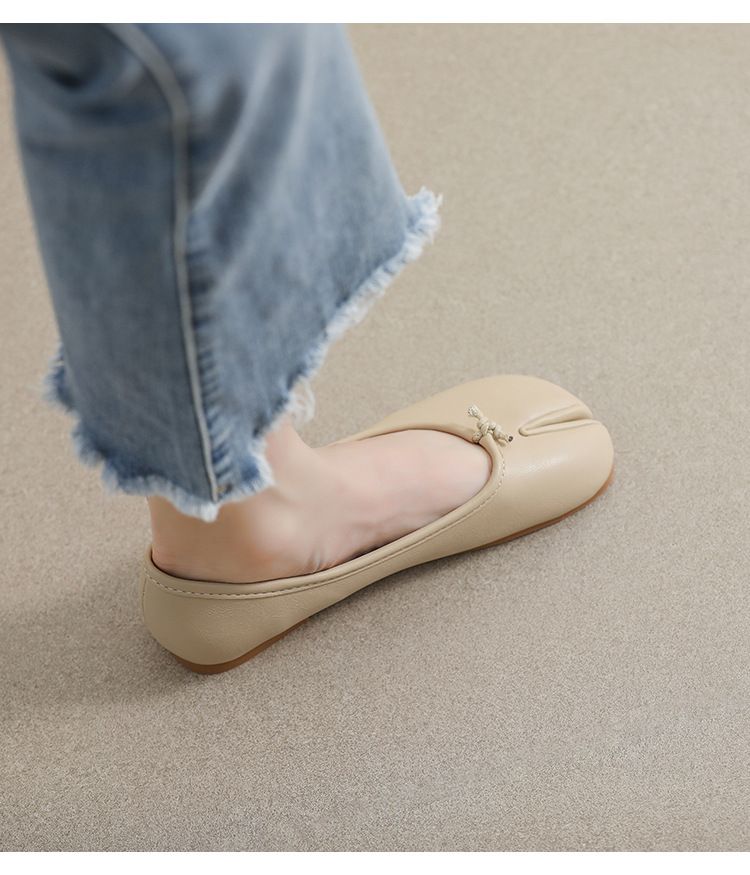 French Mary Jane Shoes Women's One-pedal Pig's Trotters Split-toe Flat-soled Single Shoes Soft-soled Shallow Mouth Large-size Women's Shoes_voghion.com