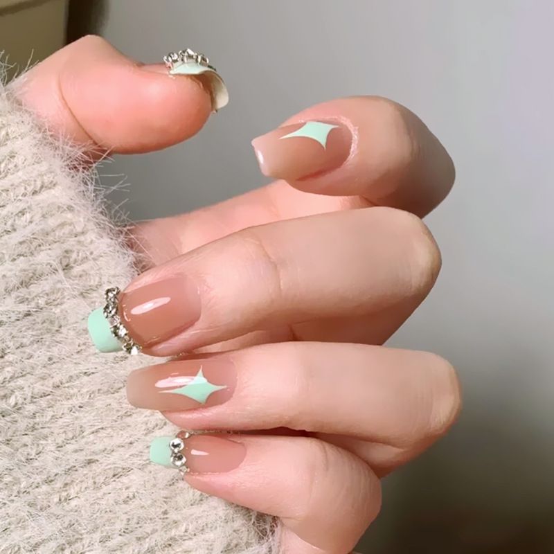 Indossare un'armatura da balletto di media lunghezza, toppa per unghie indossabile in stile diamante verde francese fresco_voghion.com