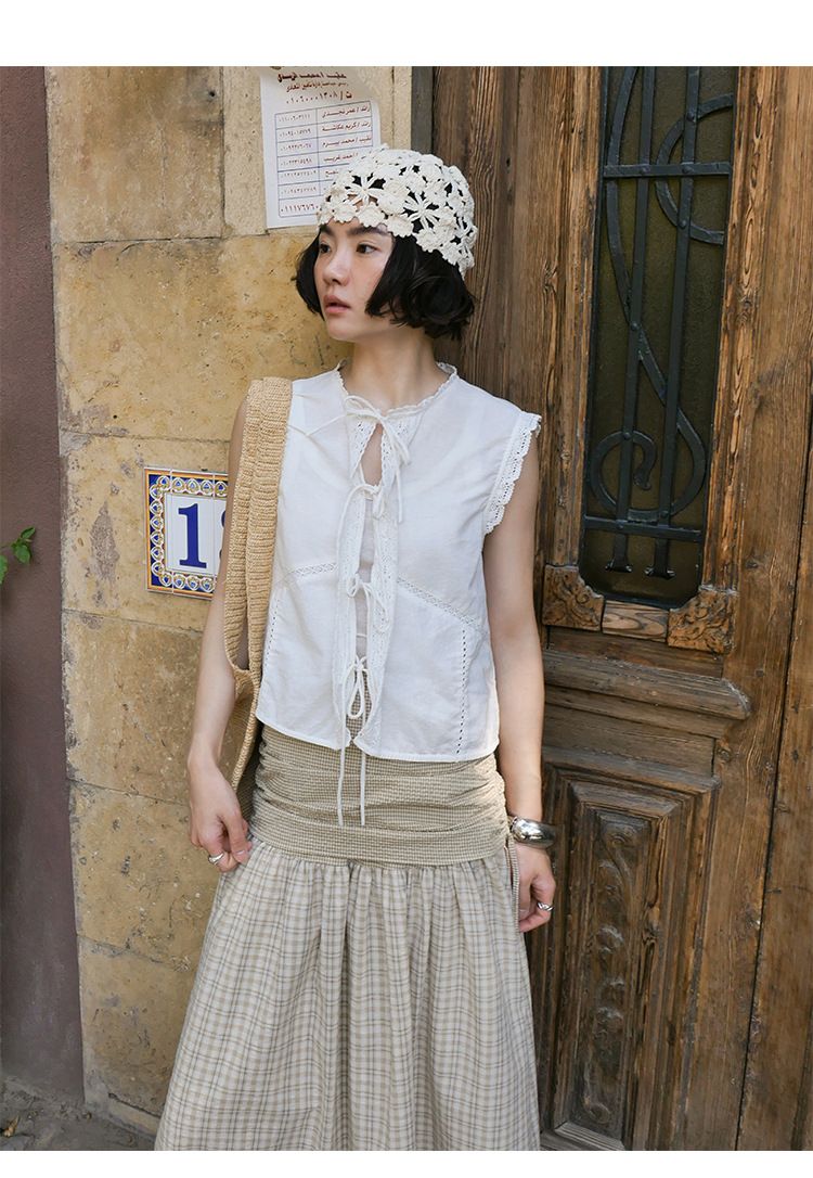 Ethereal Floral Lace Trim V-Neck Blouse – Breathable, Adjustable Tie Front, Lightweight & Youthful Chic Top_voghion.com