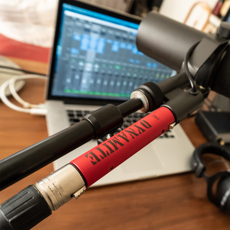 DM1 DYNAMITE Microphone Amplifier For SM7B Stage Mic Preamplifier Mini Portable 28dB Of Discrete, Class-A Gain_voghion.com