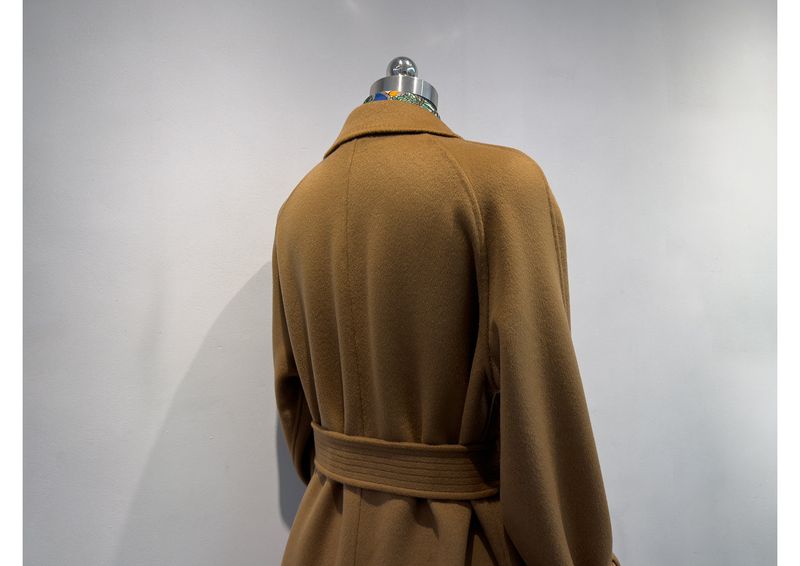 Trench double-face di lusso in misto cashmere e seta per donna – Elegante design con spalle scese, cappotto lungo aderente con drappeggio lusinghiero_voghion.com