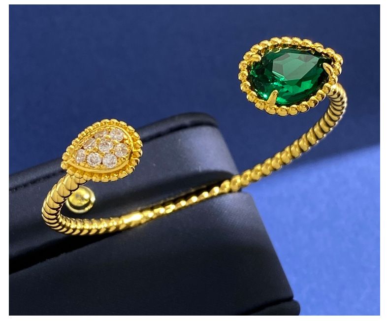Bracelet pour femme en pierres précieuses serties de perles et de griffes – Cristaux synthétiques multicolores taille goutte d'eau, ouverture réglable_voghion.com