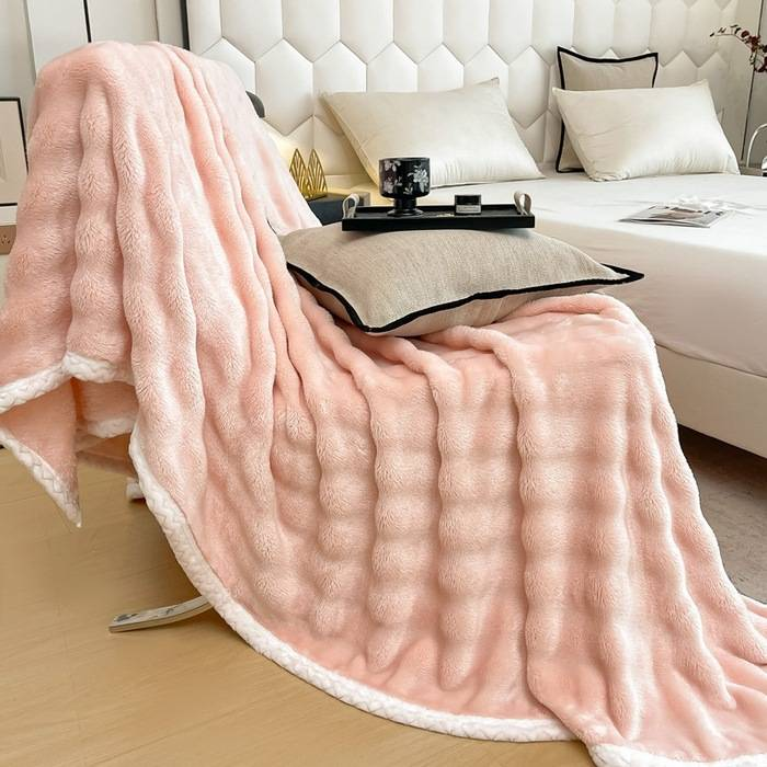Thick Coral Velvet Rabbit Fur Like Bubble Milky Velvet Blanket Edge Lunch Break Blanket_voghion.com