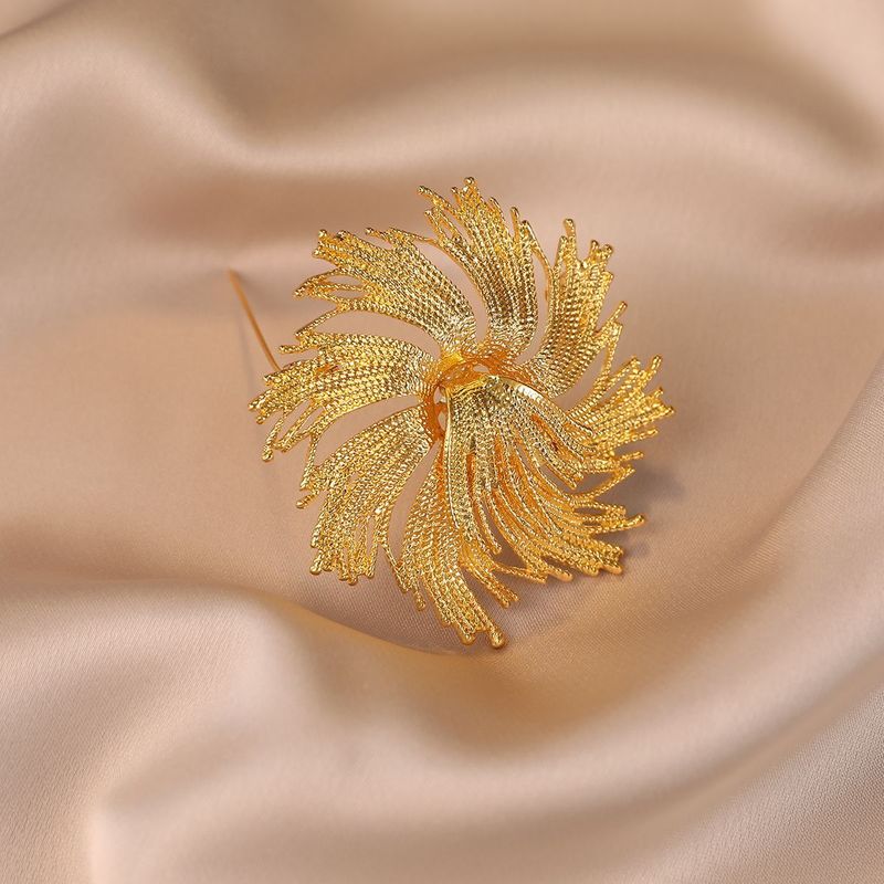 Exquisite Brooch, High-end Brooch Design, Gold Retro Temperament, High-end Suit Pin Accessories_voghion.com