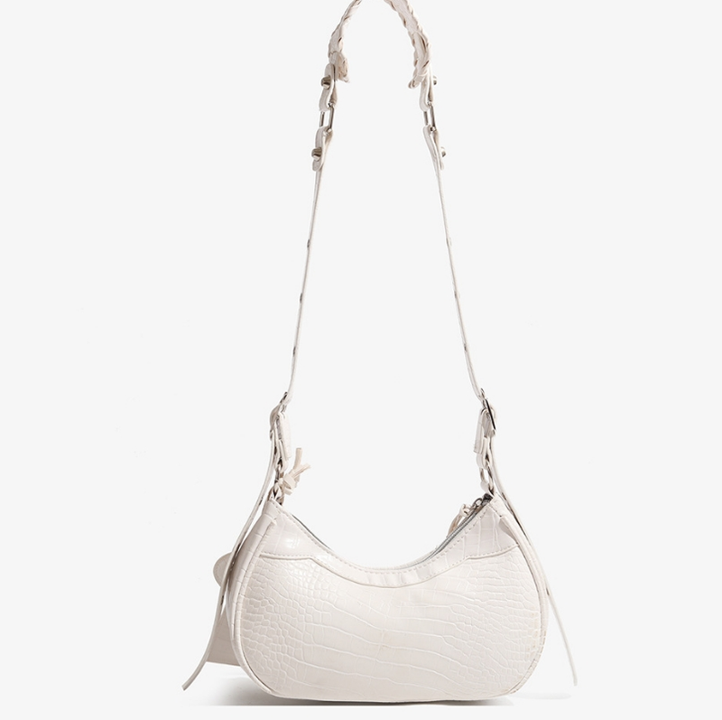 2024 Nuova borsa a tracolla monospalla di lusso con nappa e rivetto alla moda e alla moda, borsa da donna, borsa da moto, borsa da ascella_voghion.com