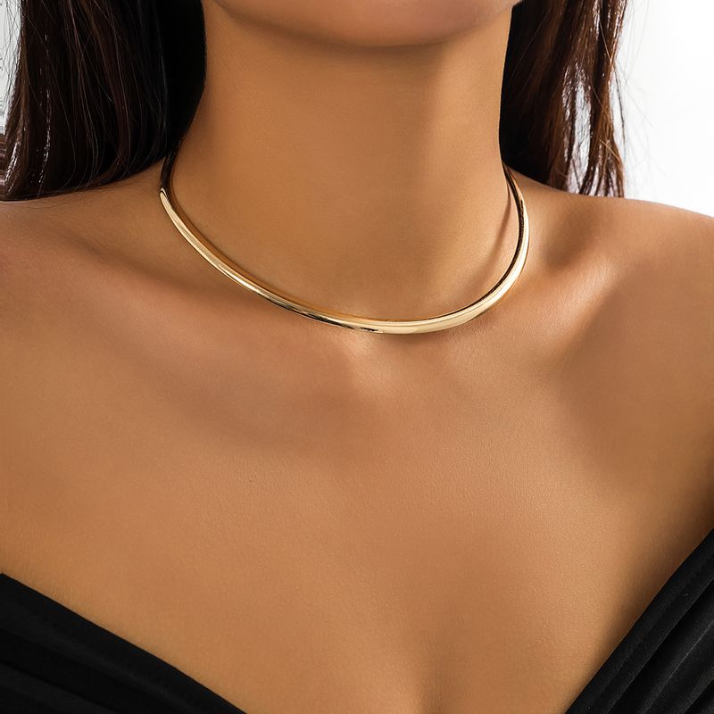 Collana elegante e semplice con cerchi spessi e torce per donna, collare girocollo alla moda 2024, gioielli di moda sul collo_voghion.com