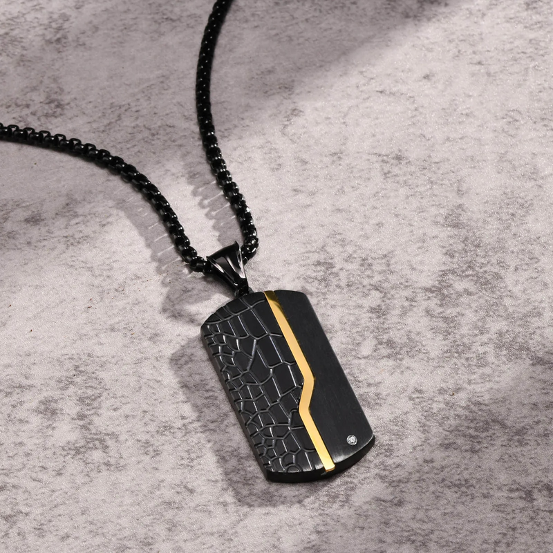 Modische Vnox Iced Out Dog Tag-Halsketten für Herren, Rock Punk Schwarz und Goldfarbenes Edelstahl-Halsband mit geometrischem Anhänger, Geschenke_voghion.com