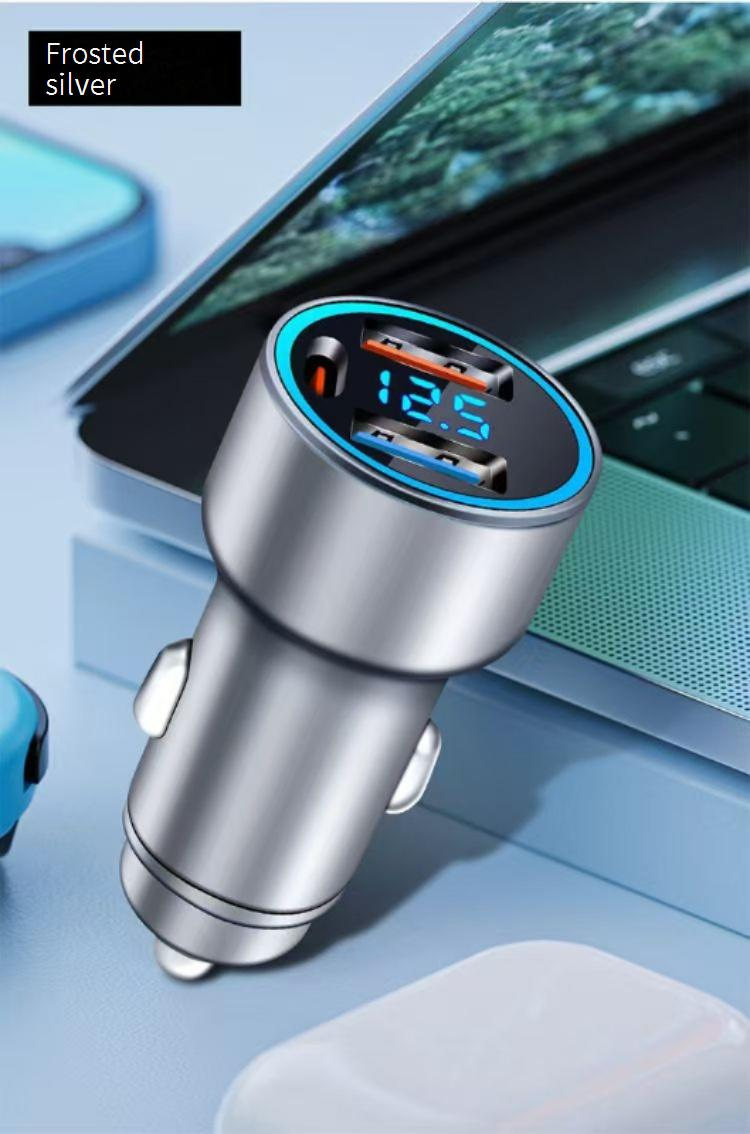 Cargador de coche superrápido de 100 W con pantalla digital, tres puertos USB y tipo C, adaptador metálico para encendedor de cigarrillos para una carga rápida en vehículos._voghion.com