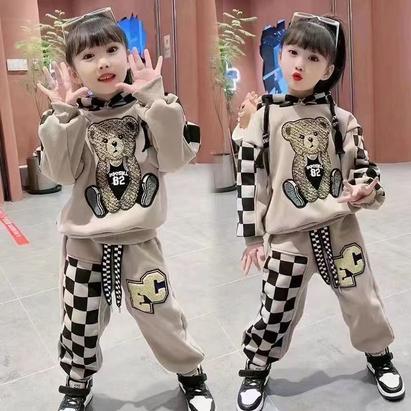 Girls' hooded sweater set 2023 new small and medium-sized children's patchwork checkerboard top Harlan pants_voghion.com