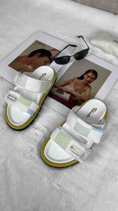 Roddy'nin Yeni Terlikleri L Ev Plaj Ayakkabıları Cırt Cırtlı Kalın Tabanlı Sandaletler V Ev Çok Yönlü Kadın Ayakkabıları_voghion.com