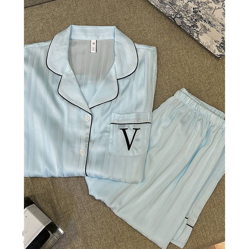 Ropa de mujer Pijama de mujer de estilo dulce con rayas azules de agua y escote en V para otoño e invierno, ropa cómoda de seda helada de manga larga para el hogar_voghion.com