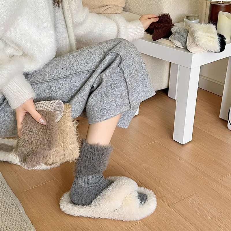 2025 - Calzini pelosi per abbigliamento esterno autunnale e invernale da donna, abbinati a scarpe Burken e calzini a metà polpaccio_voghion.com