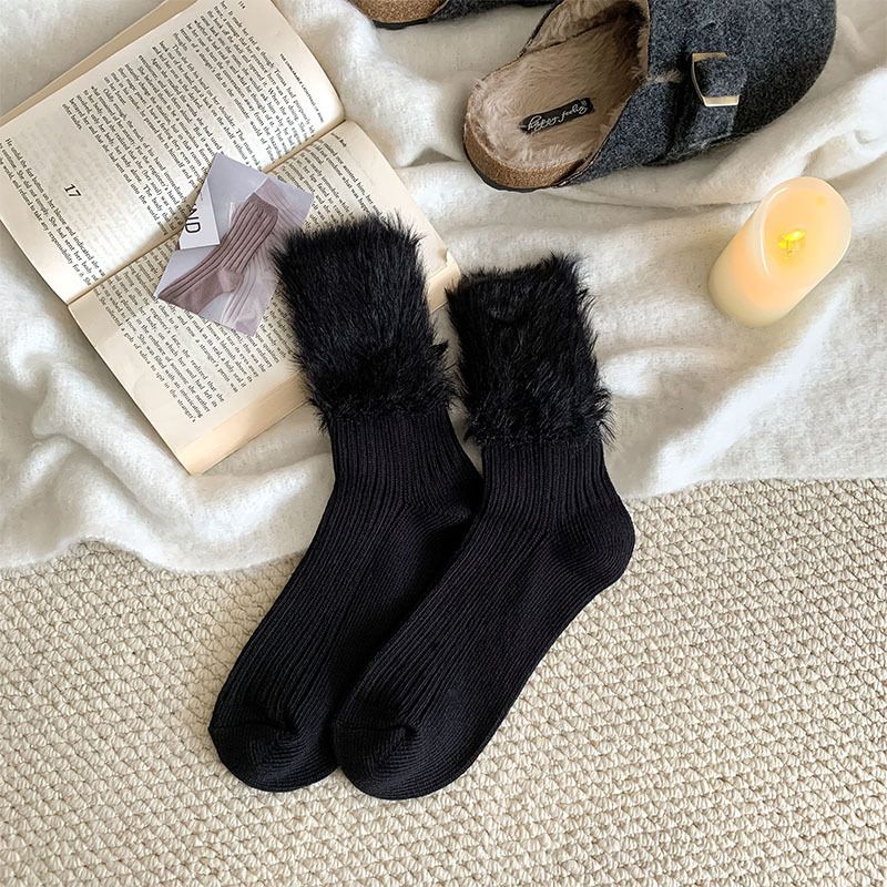 2025 - Calzini pelosi per abbigliamento esterno autunnale e invernale da donna, abbinati a scarpe Burken e calzini a metà polpaccio_voghion.com
