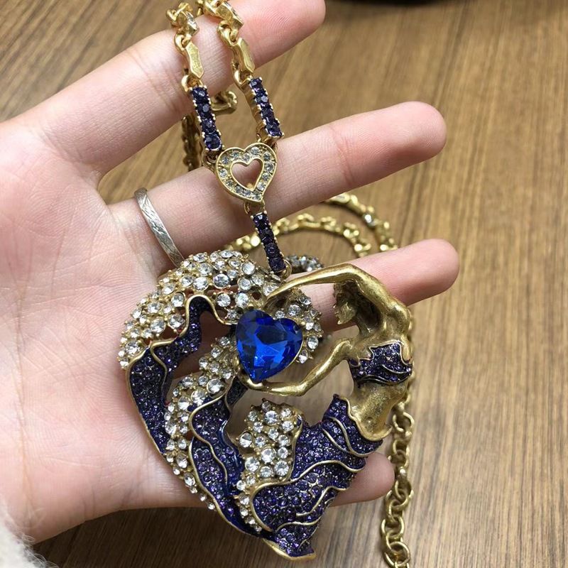 Vintage Retro Jewelry Personality Design Pave Blue Diamond Ring Heart Pendant Necklace Sweater Chain Versatile Women_voghion.com