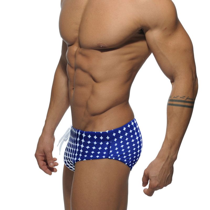 UXH Herren-Badehose mit Farbverlauf und Punkten, Dreieck-Design, mit Körbchen, modische Anti-Belichtungs-Badehose für Männer_voghion.com