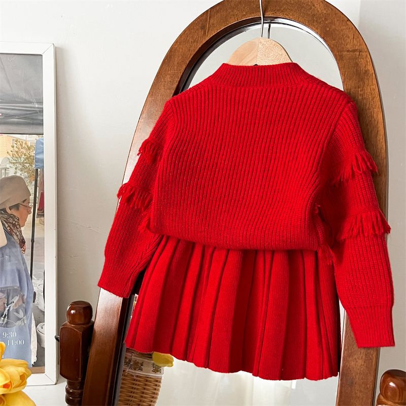 Stilvoll inspiriertes Strickpullover-Set für Mädchen – weicher Langarmpullover und Kleid mit Fransendetails (3–8 Jahre, 100–140 cm)_voghion.com