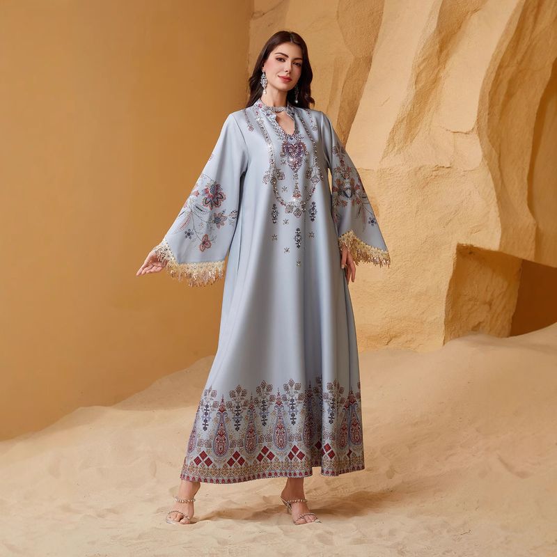 NC13 Muslimsk kvinnamantel V-ringad broderad tofsstil arabisk klänning abaya_voghion.com