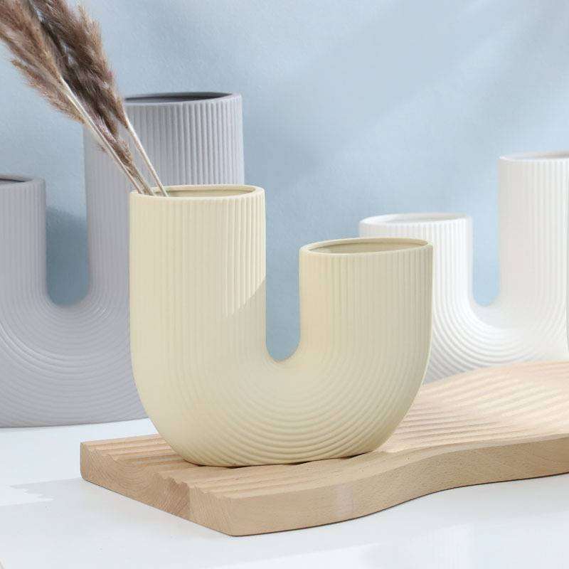 Vaso in ceramica nordico a forma di U - Vaso decorativo minimalista a righe per piccoli fiori, moderno arredo per soggiorno, mensola o scrivania._voghion.com