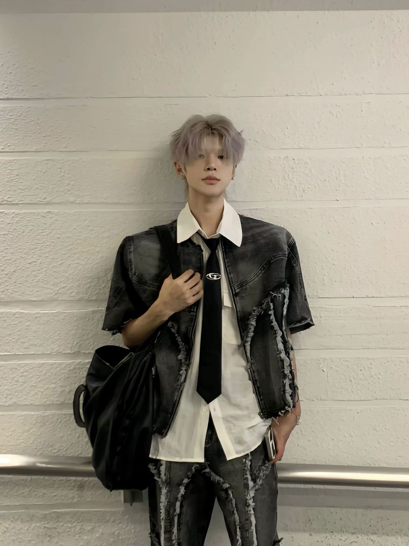 Men's Clothing Niche Design Raw Edge Shoulder Pad Denim Short Sleeve Washed Heavy Jeans Suit Men's Jacket Shirt Short_voghion.com