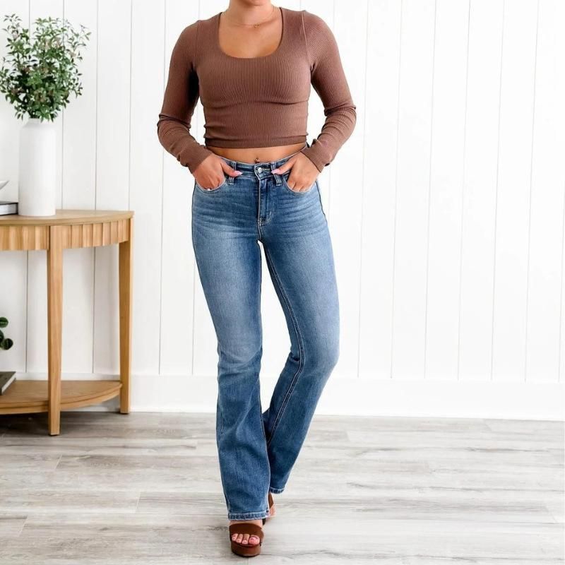 Jeans bootcut contenitivi per donna - Pantaloni in denim elasticizzato a vita alta snellenti, vestibilità comoda e valorizzante, tonalità blu classiche_voghion.com