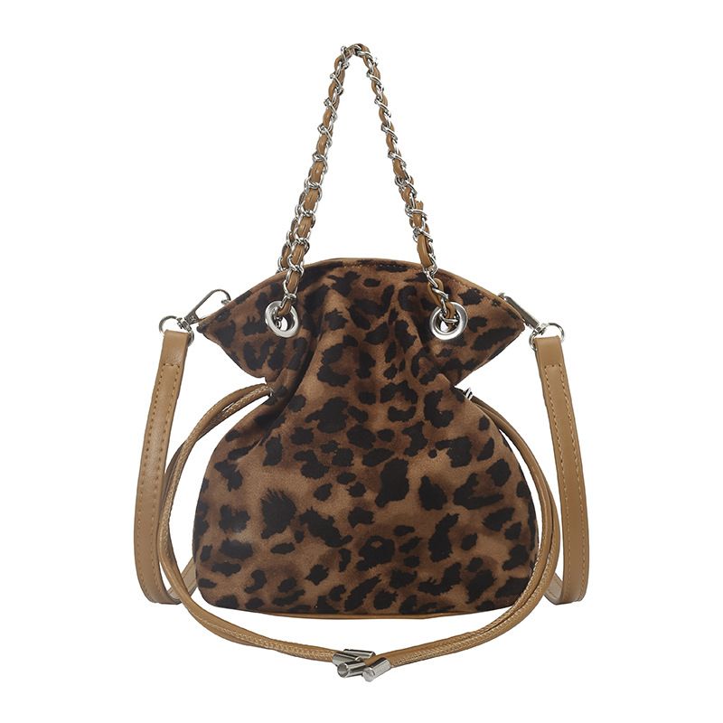 Borsa a secchiello con stampa leopardata di tendenza di quest'anno per le donne, autunno 2025, nuova borsa a tracolla casual con catena di nicchia_voghion.com