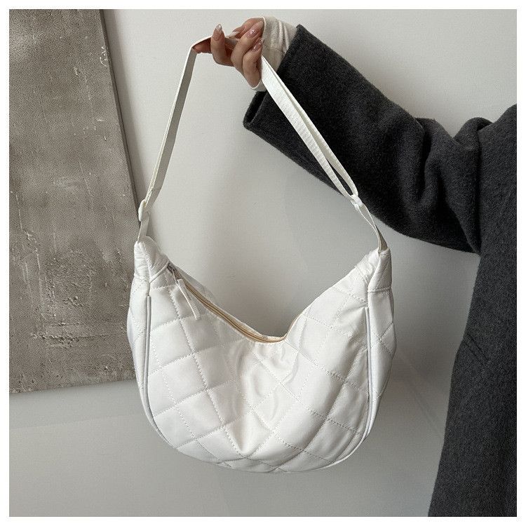 Borsa a tracolla singola casual di grande capacità, tinta unita, 2025, nuova borsa versatile trapuntata a forma di gnocco, borsa leggera e resistente all'acqua_voghion.com