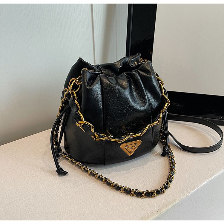 Soft leather pleated bucket bag, women's light luxury bags with a stylish and niche high-end texture, chain shoulder_voghion.com