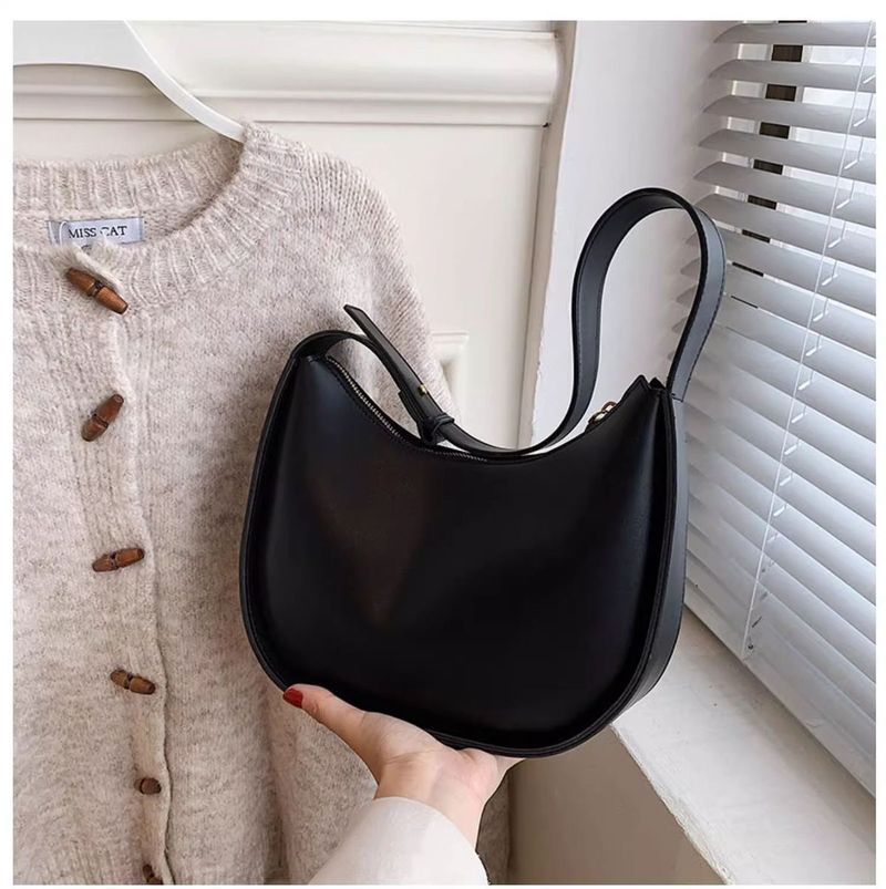 UR Single Shoulder Underarm for Women 2024 Autumn/Winter New Collection, Light Luxury, Niche Design, High End, Crossbody_voghion.com