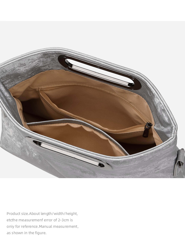 Nuova borsa pieghevole versatile sottobraccio in vera pelle satinata 2024 nuova borsa a tracolla con catena di alta gamma di nicchia_voghion.com