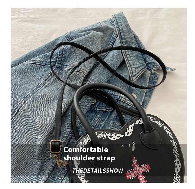 Borsa da donna personalizzata Rivet Punk Dark 2024 Nuova borsa a forma di cuore, borsa a tracolla incrociata, borsa a tracolla per donna_voghion.com