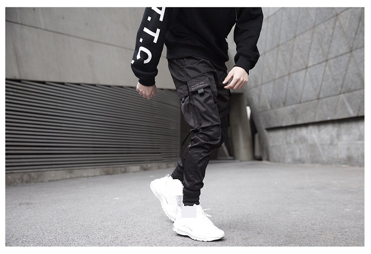 Leggings funcionais ocultas, macacão tático de paraquedista da marca da moda masculina, calças skinny com fita do mesmo estilo de Li Xian e Han Shangyan_voghion.com