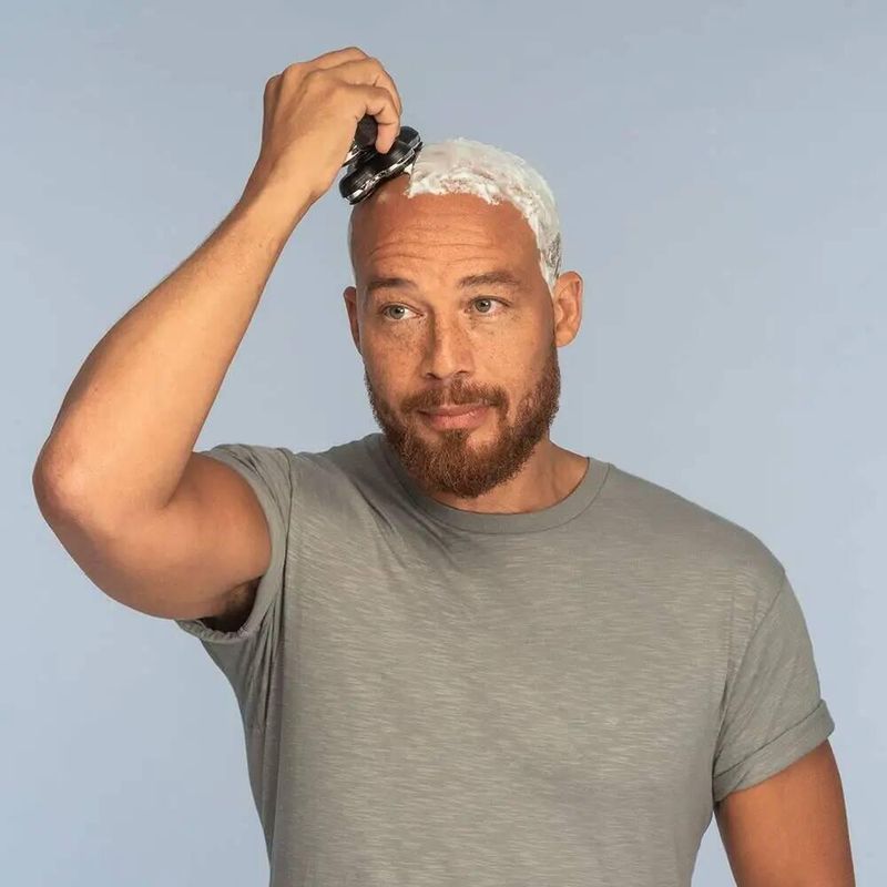 Kit professionale per la cura della barba con rasoio ricaricabile Wet And Dry Head per uomo_voghion.com