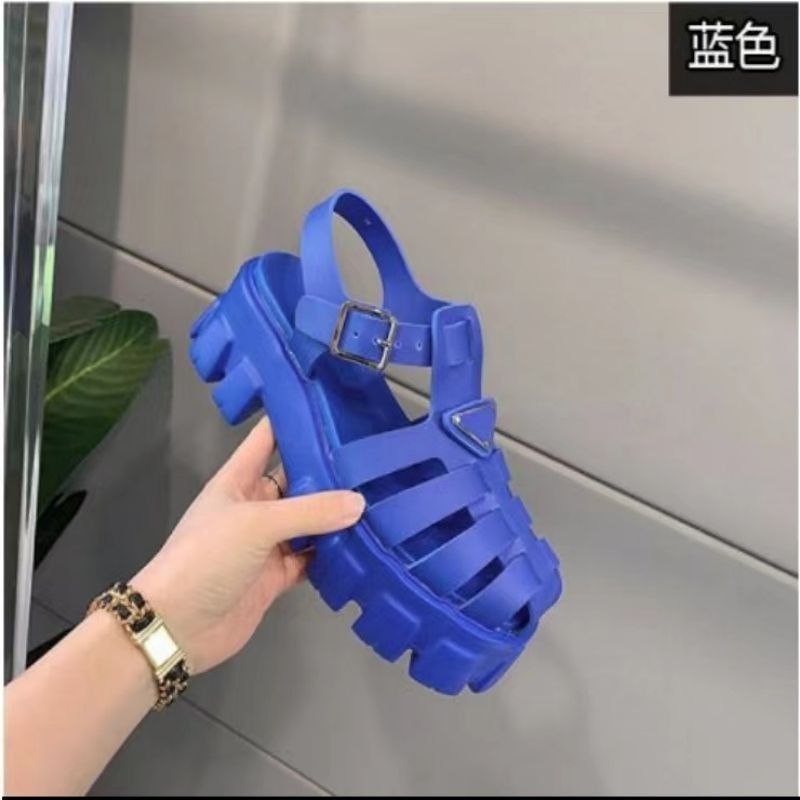 2024 Frühjahr/Sommer Neue Stil Geschlossene Zehen Dicken Sohlen Große Größe Hohl Gewebt Römischen Damen Sandalen_voghion.com