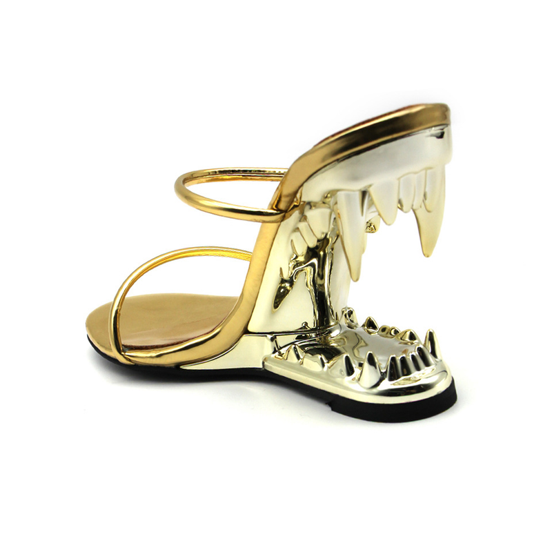 Die neueste Internet-Berühmtheit des Frühjahrs 2024 mit neuen Zähnen und unregelmäßigen Absätzen, High-Heel-Hausschuhen für Damen, Show-Stil_voghion.com