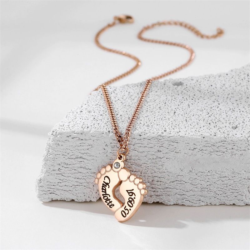 Collana con ciondolo e nome del bambino inciso al laser in acciaio inossidabile, gioielli personalizzati con diamanti per il piede_voghion.com