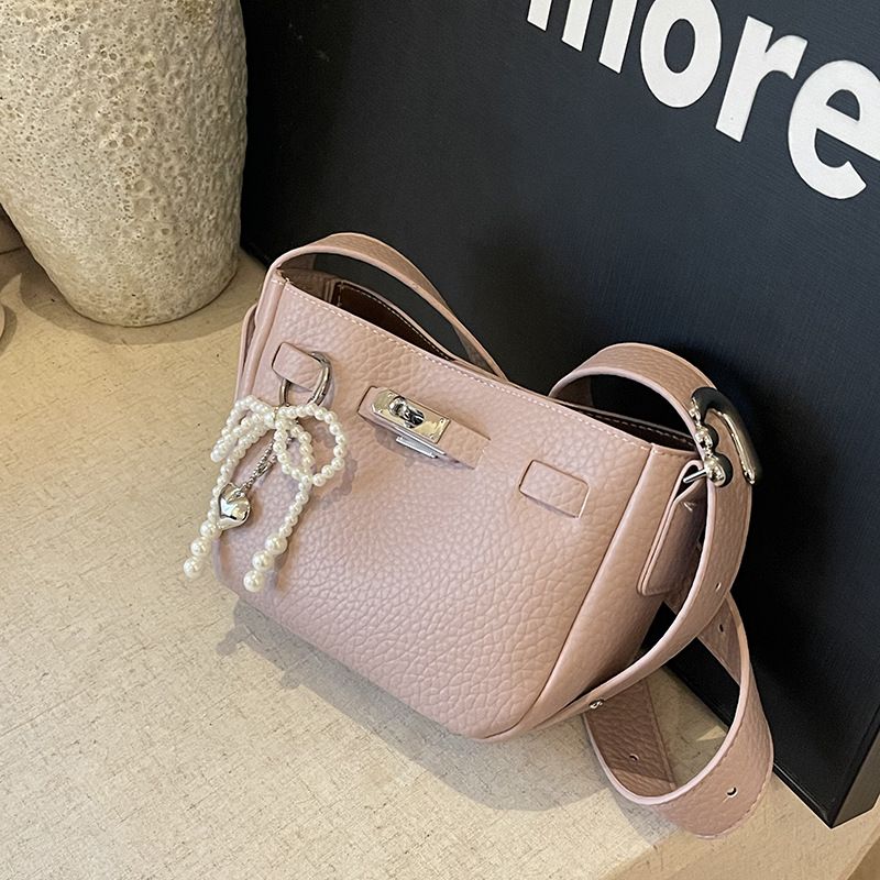 Borsa a tracolla singola con tracolla larga e piccola quadrata con trama litchi semplice da indossare sotto le ascelle da donna, 2025_voghion.com