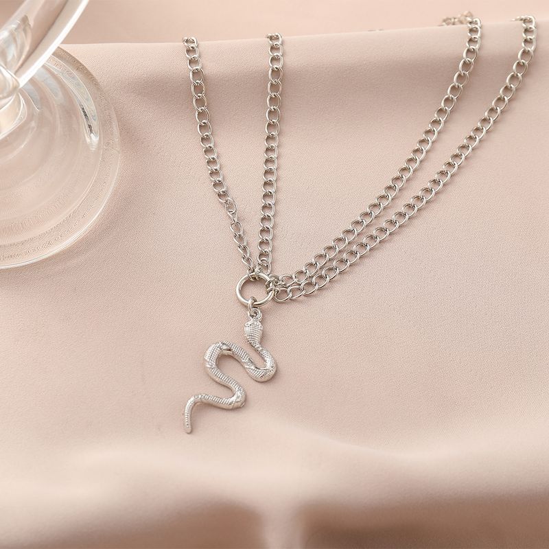 Collier ras du cou en chaîne serpent pour femmes Kpop en stock prêt à l'emploi sur le cou, pendentif double couche, bijoux 2024, collier ras du cou pour filles, vérificateur_voghion.com