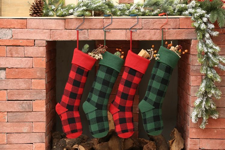 Décoration murale en laine Cadeau de Noël Pendentif Sac de bonbons tricoté Chaussettes à carreaux_voghion.com