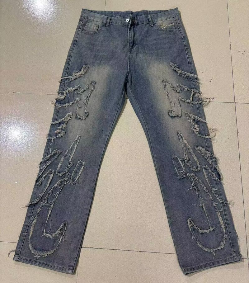 Relaxed Fit Jeans mit Vintage-Fledermaus-Stickerei für Herren – Retro-Streetwear-Jeans mit lockerem Komfort und Hip-Hop-Stil_voghion.com